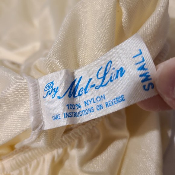 Small-Vintage Mel lin half slip Skirt-Double Slit Lace-Ivory/Champagne-Pull on - Picture 6 of 8